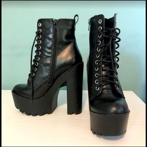 Steve Madden Goth Platform Boot